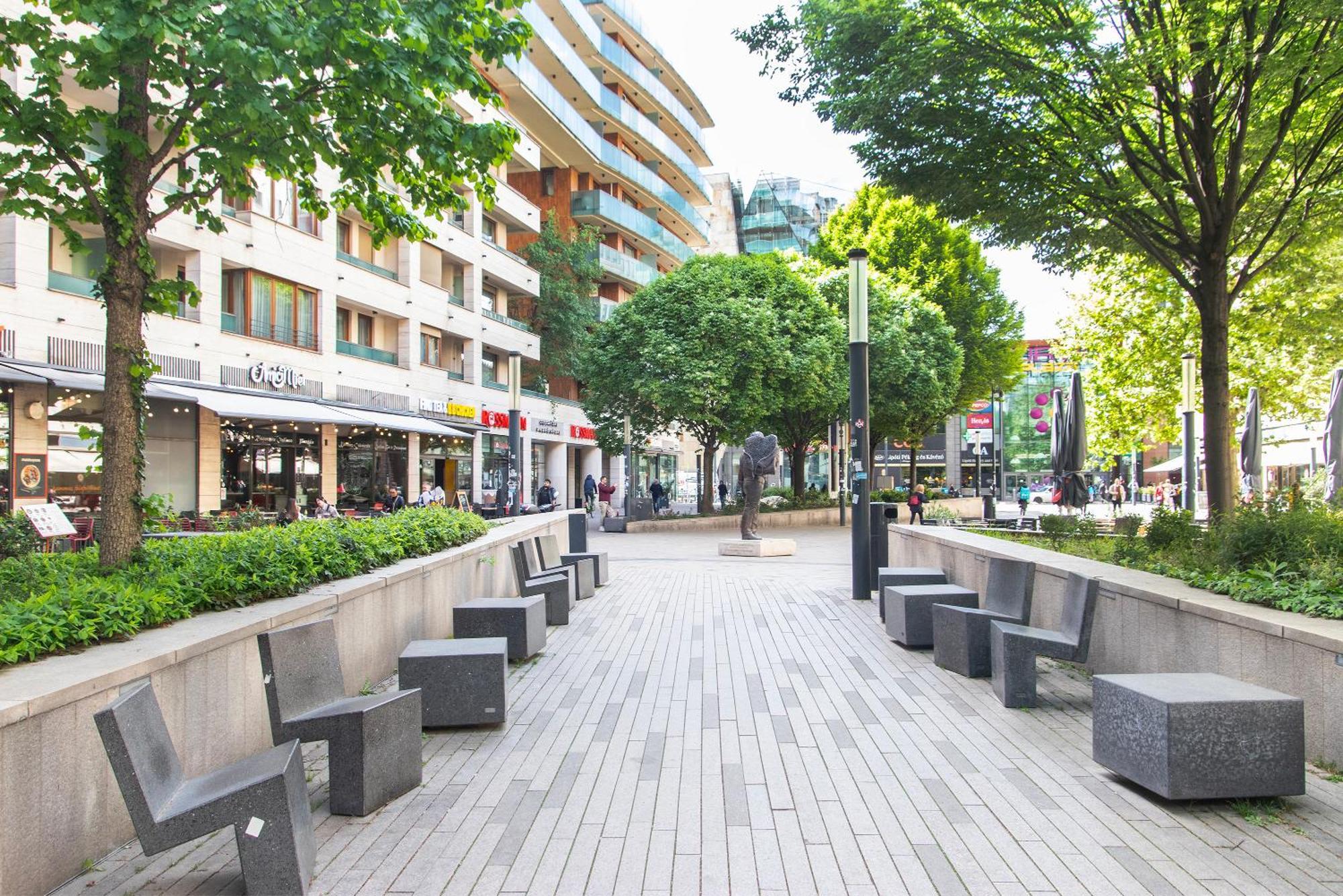 Corvin Gem With Parking Apartamento Budapeste